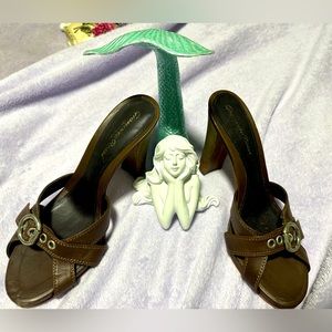 Brown size 38 chunky heel Rossi heal never worn soft leather adjustable buckle